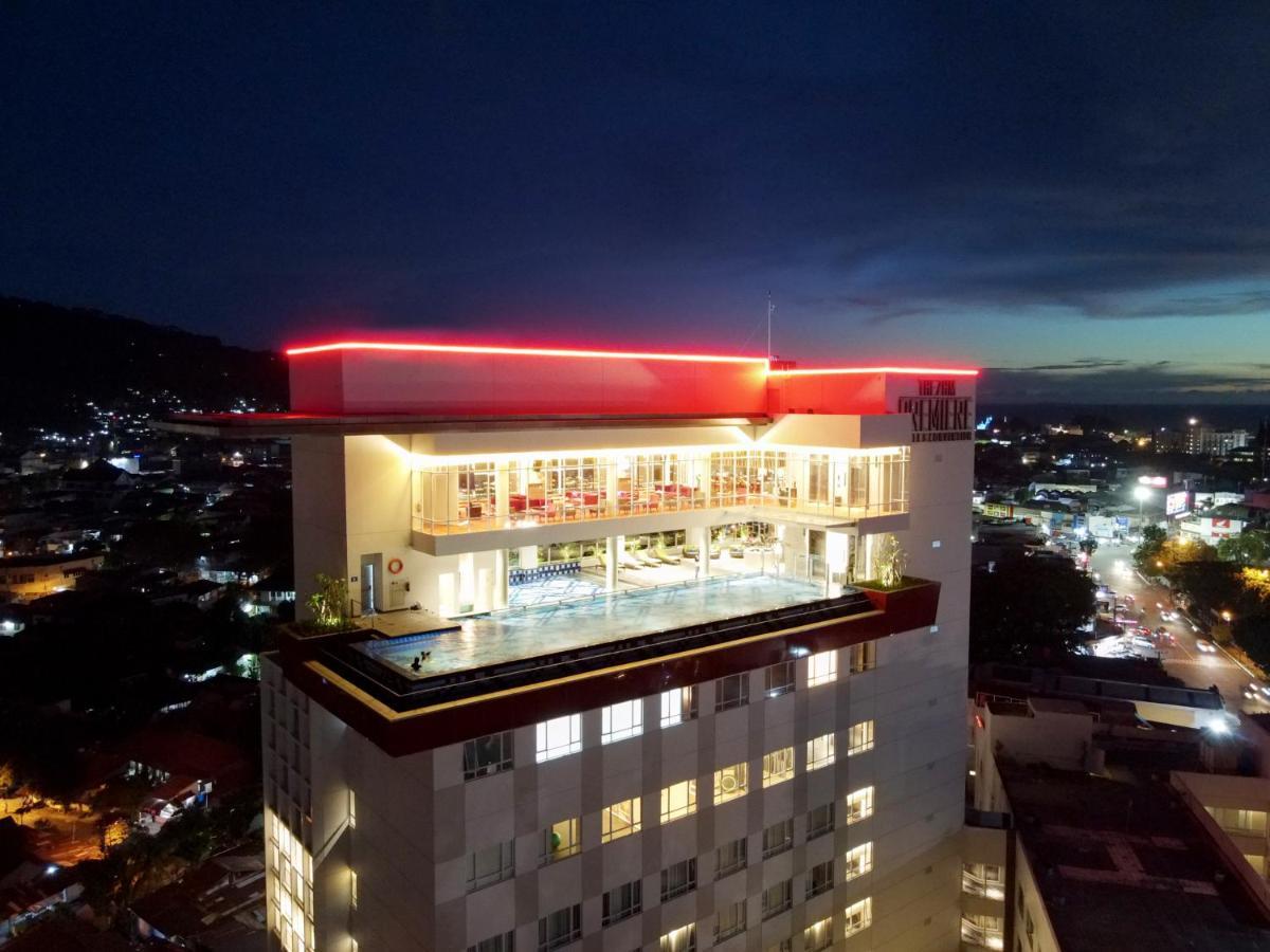 The Zhm Premiere Padang Hotel Exterior photo