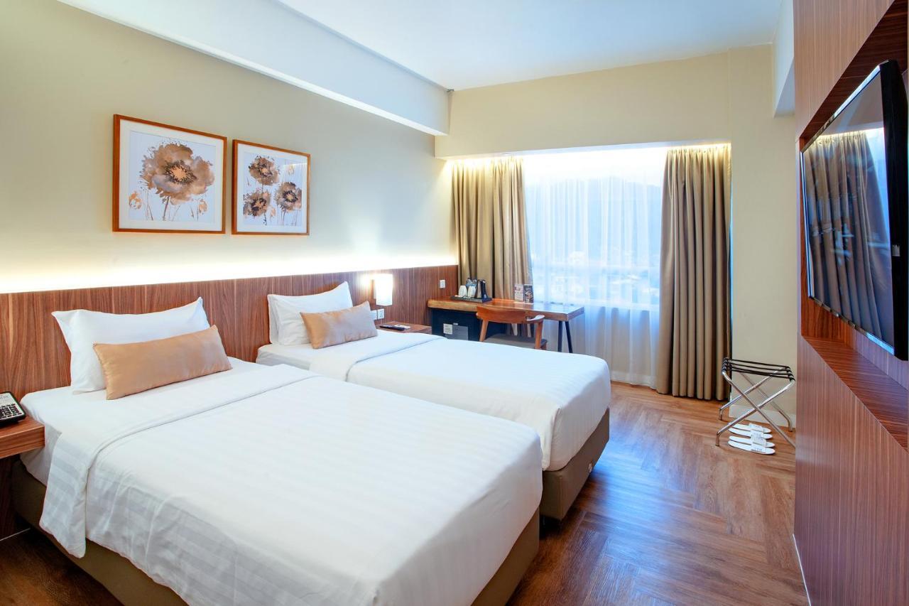 The Zhm Premiere Padang Hotel Exterior photo
